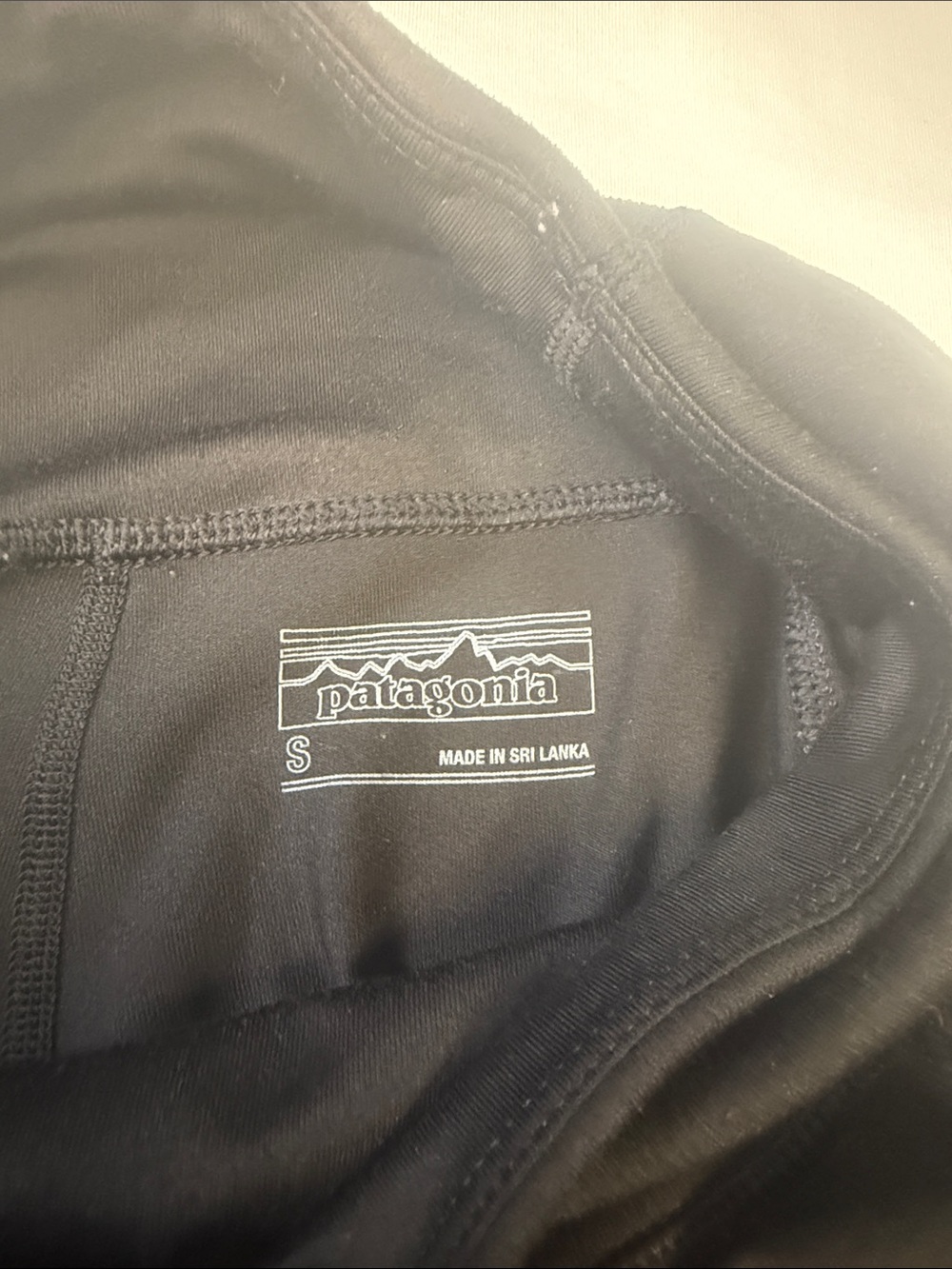 Patagonia high waisted black leggings - Picture 2 of 5